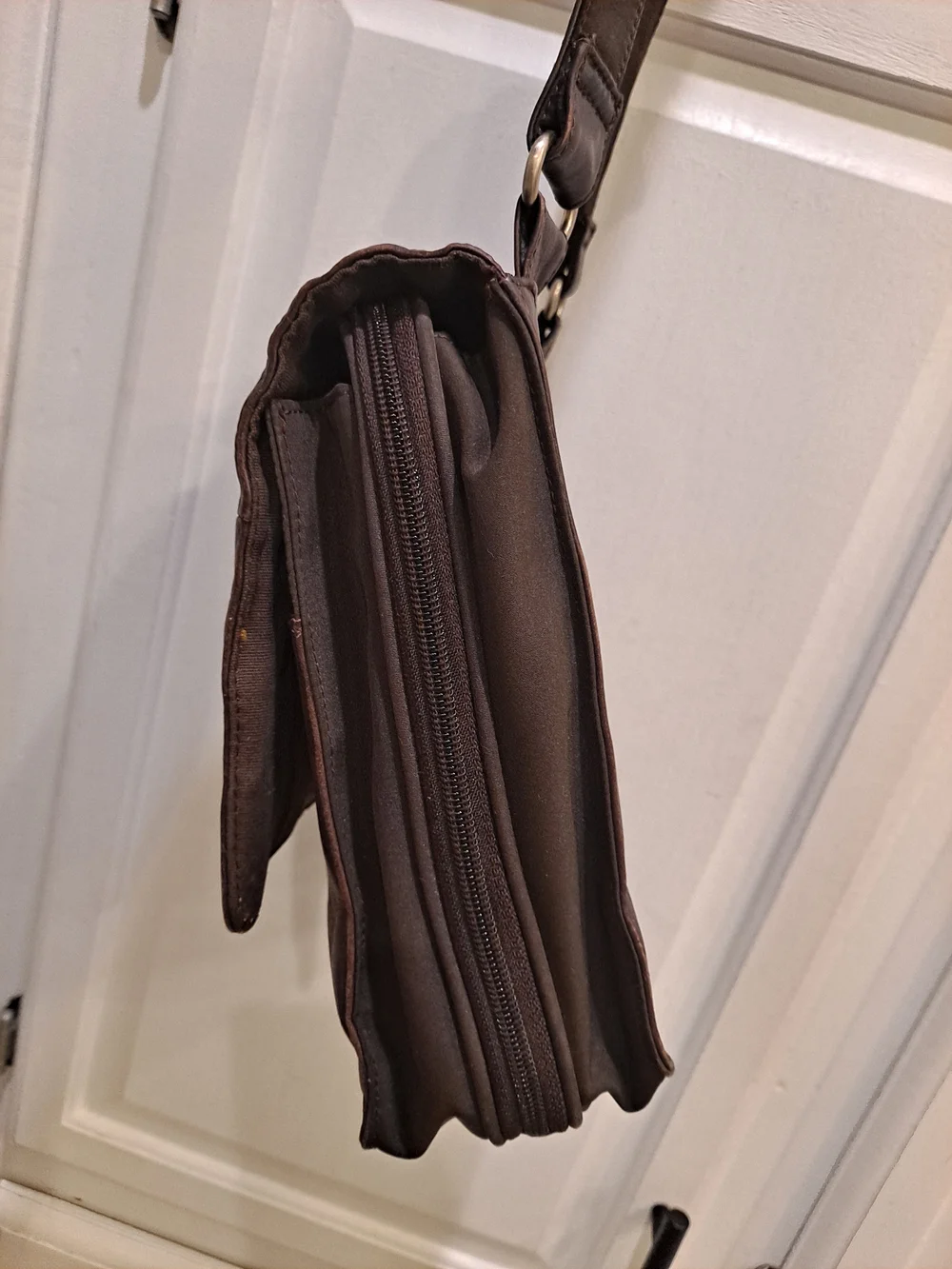 CAFE By Marlo Vintage Compact Leather Messenger Bag Dark Brown Organizer Travel